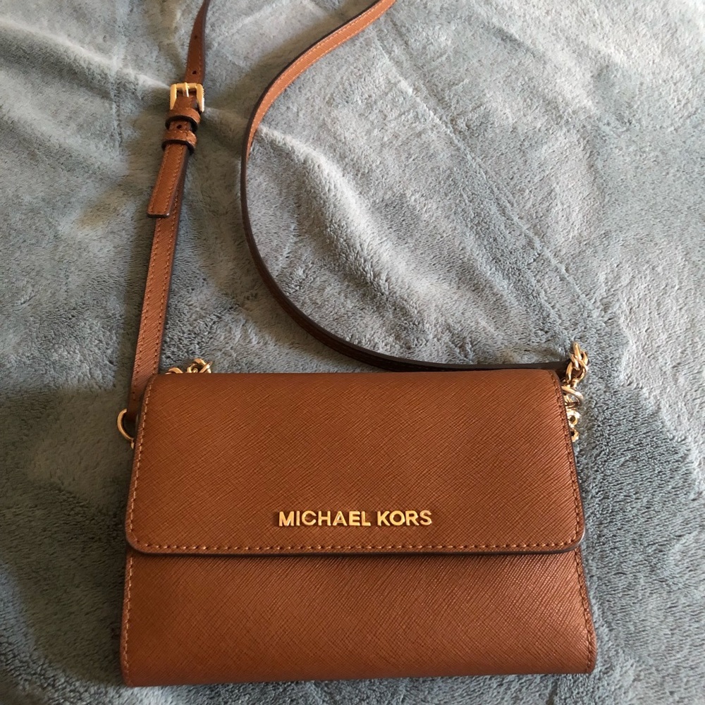 Like new Original Mk kors small cute crossbody bag in brown